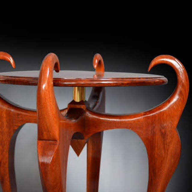 Curved Leg Accent  Coffee Table